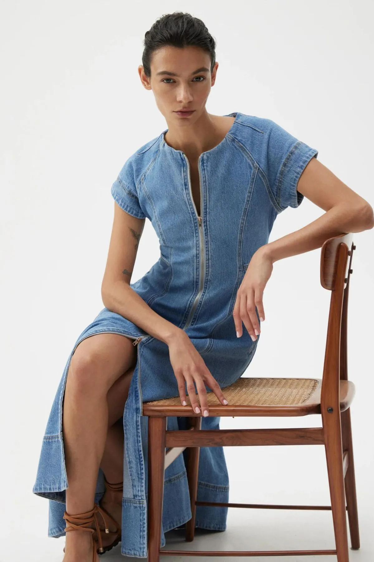 CLOVELLY DENIM DRESS LIGHT BLUE