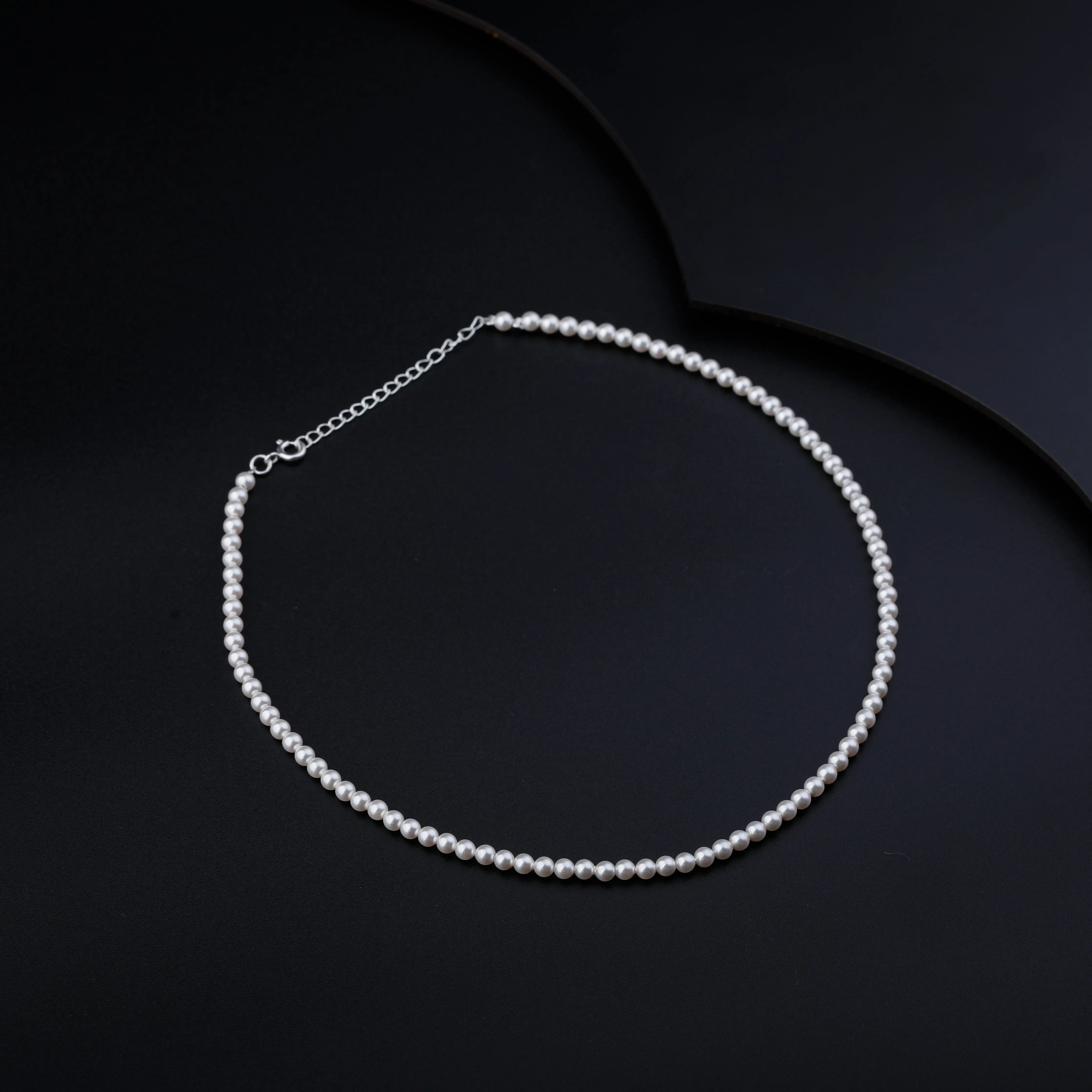 Pearl Beaded Necklace (White Pearls: 4 mm)