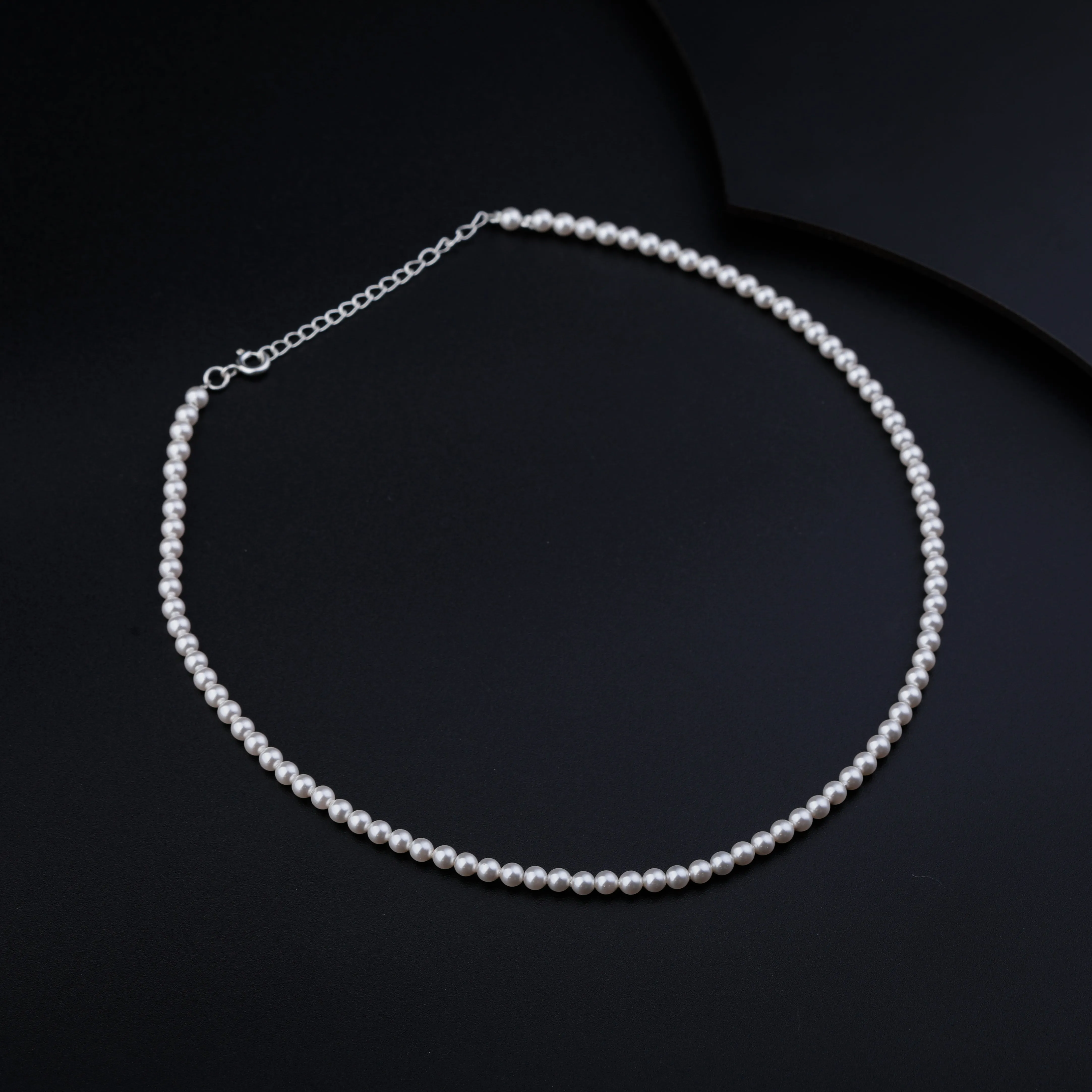 Pearl Beaded Necklace (White Pearls: 4 mm)