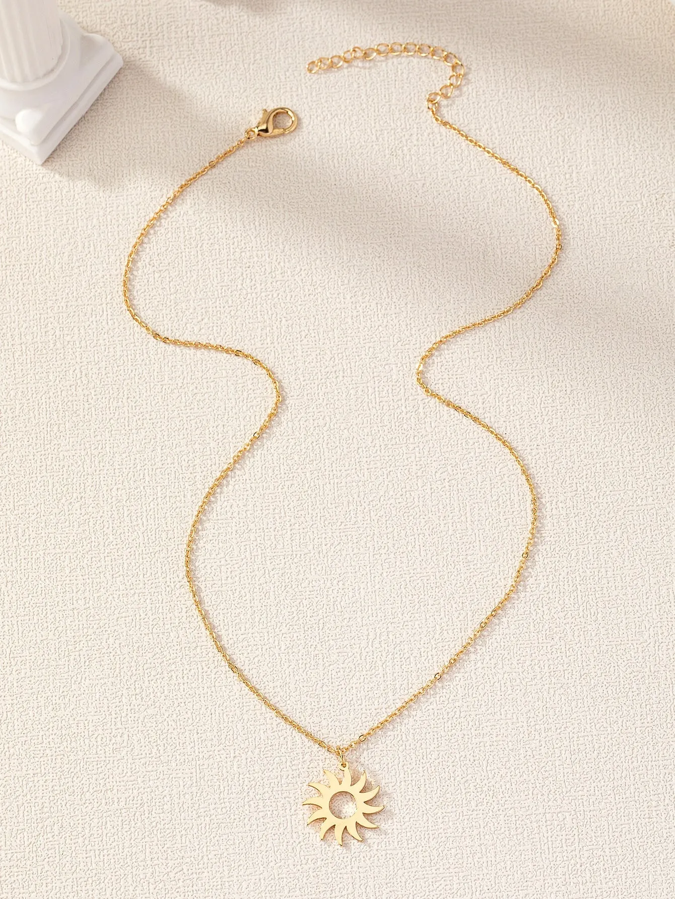 Simple Sunburst Sun Ray Delicate Pendant Necklace